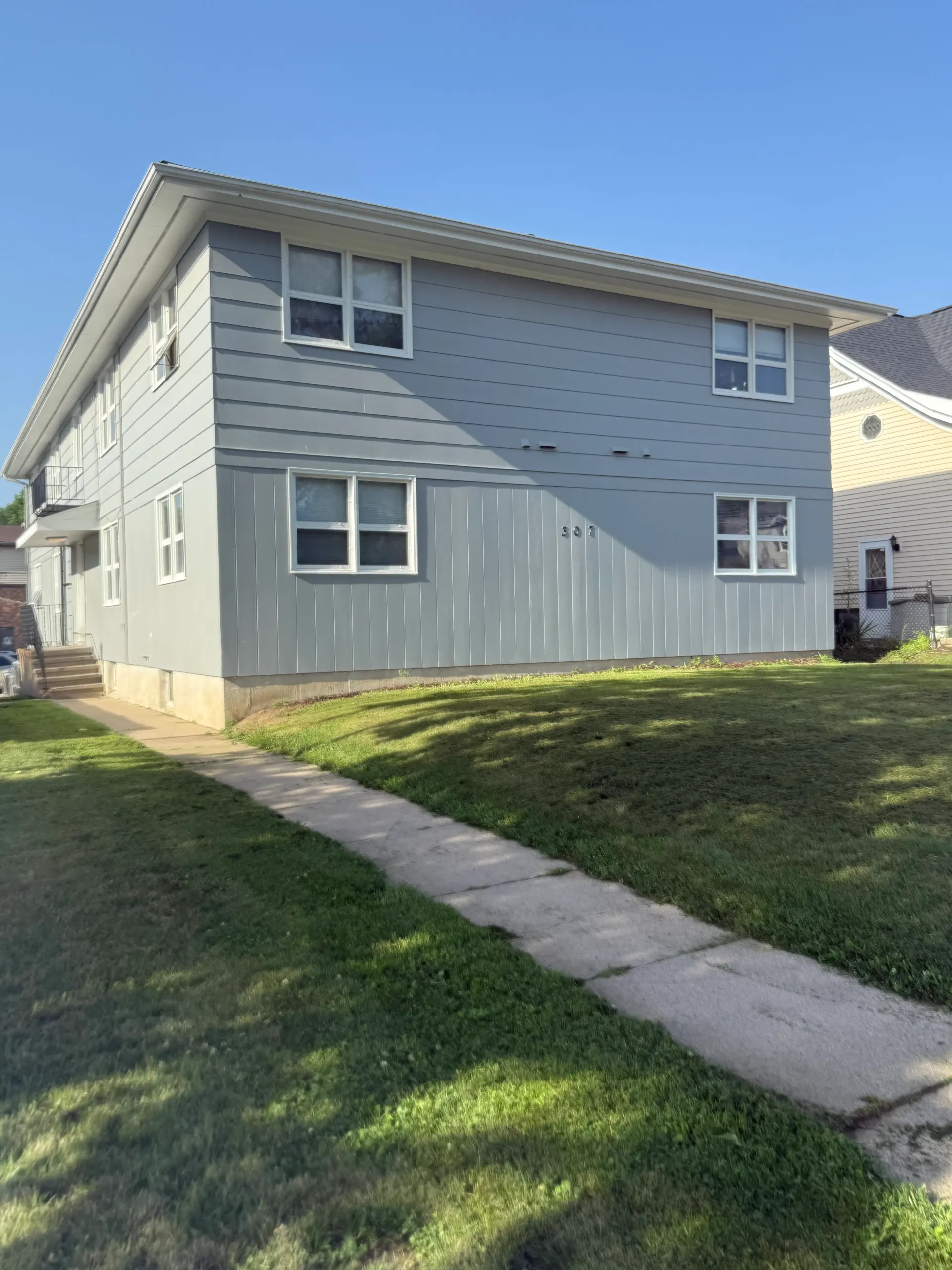 307 30th St Dr SE rental property in Cedar Rapids, Iowa